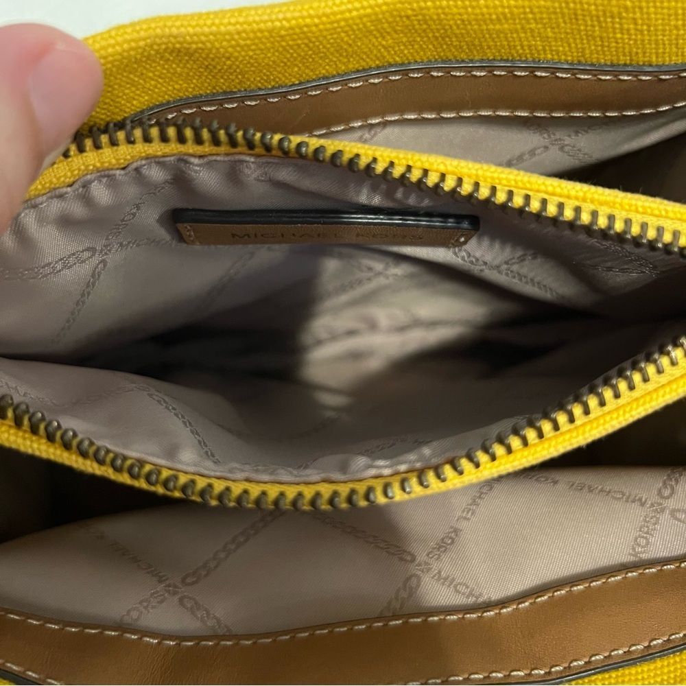 Michael Kors Mercer Messenger Crossbody Purse Jasmine Yellow - Canvas & Leather - Picture 13 of 16